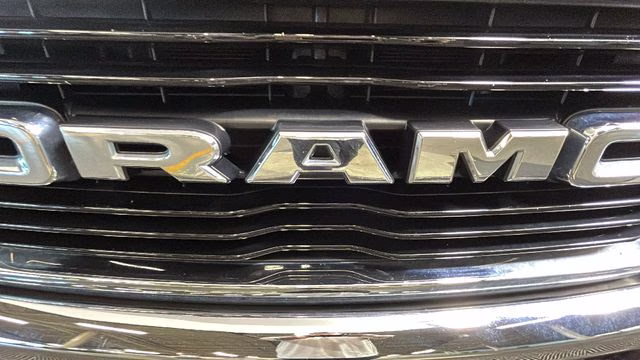 2019 Granite Crystal Metallic Clearcoat Ram 1500 Big Horn/Lone Star 4X4 Truck