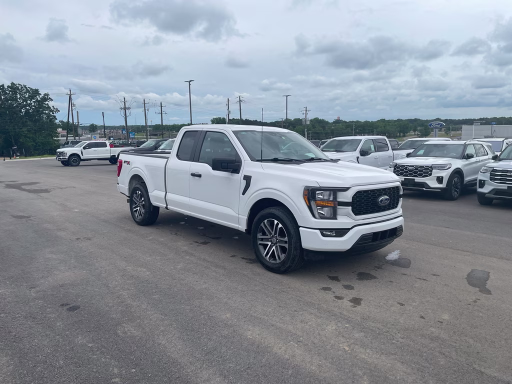 2023 Oxford White Ford F-150 XL RWD Truck