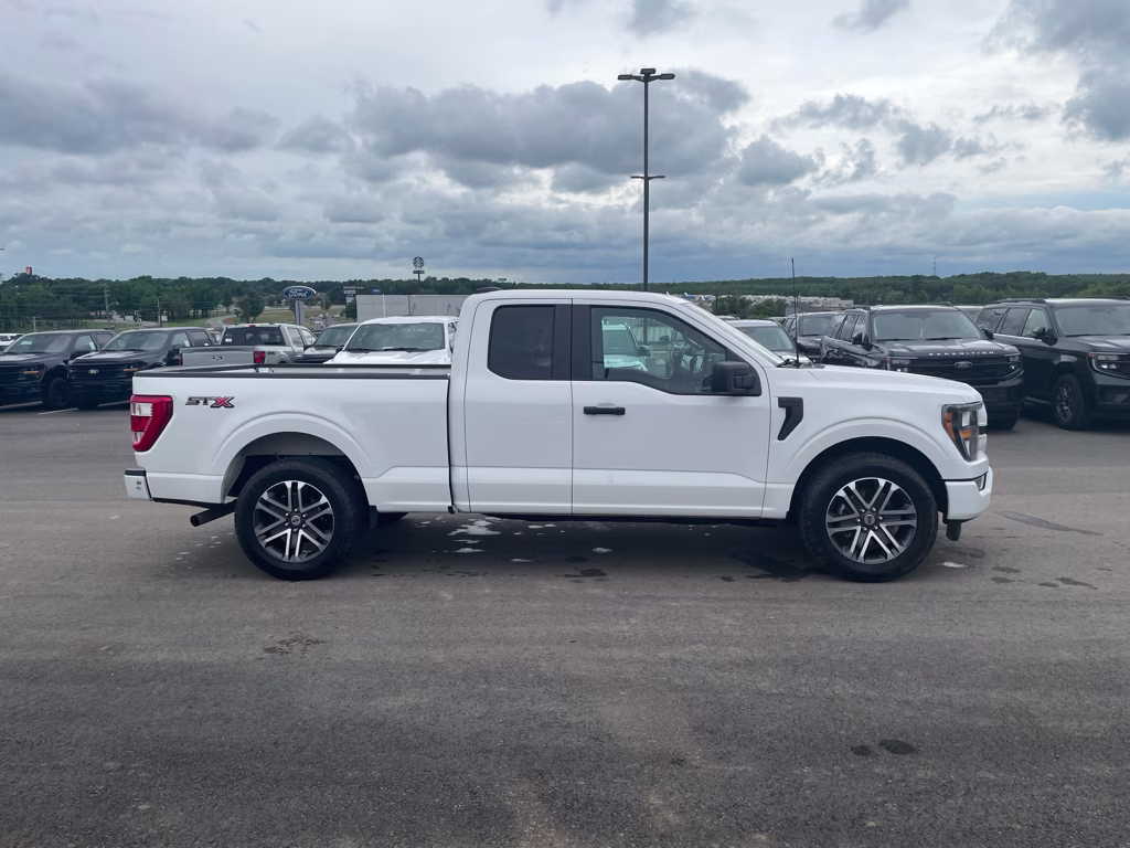 2023 Oxford White Ford F-150 XL RWD Truck