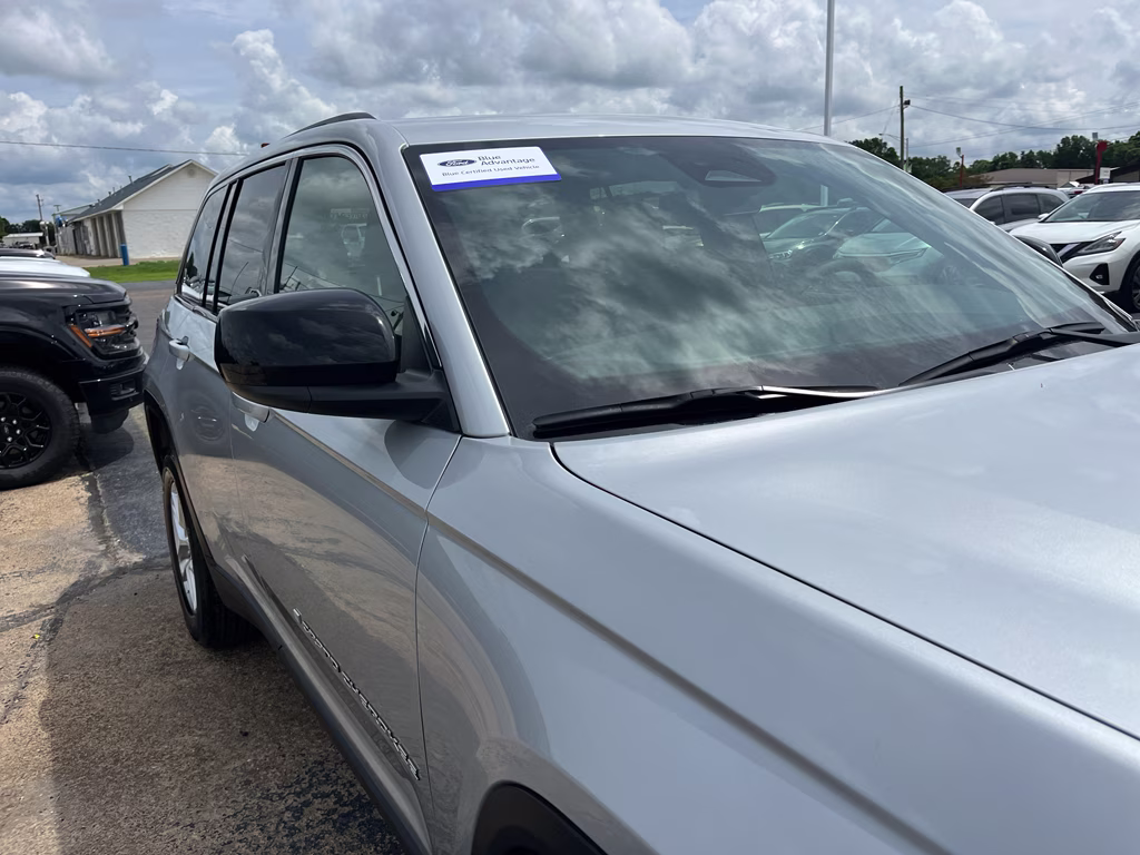 2024 Silver Zynith Jeep Grand Cherokee Laredo X RWD SUV