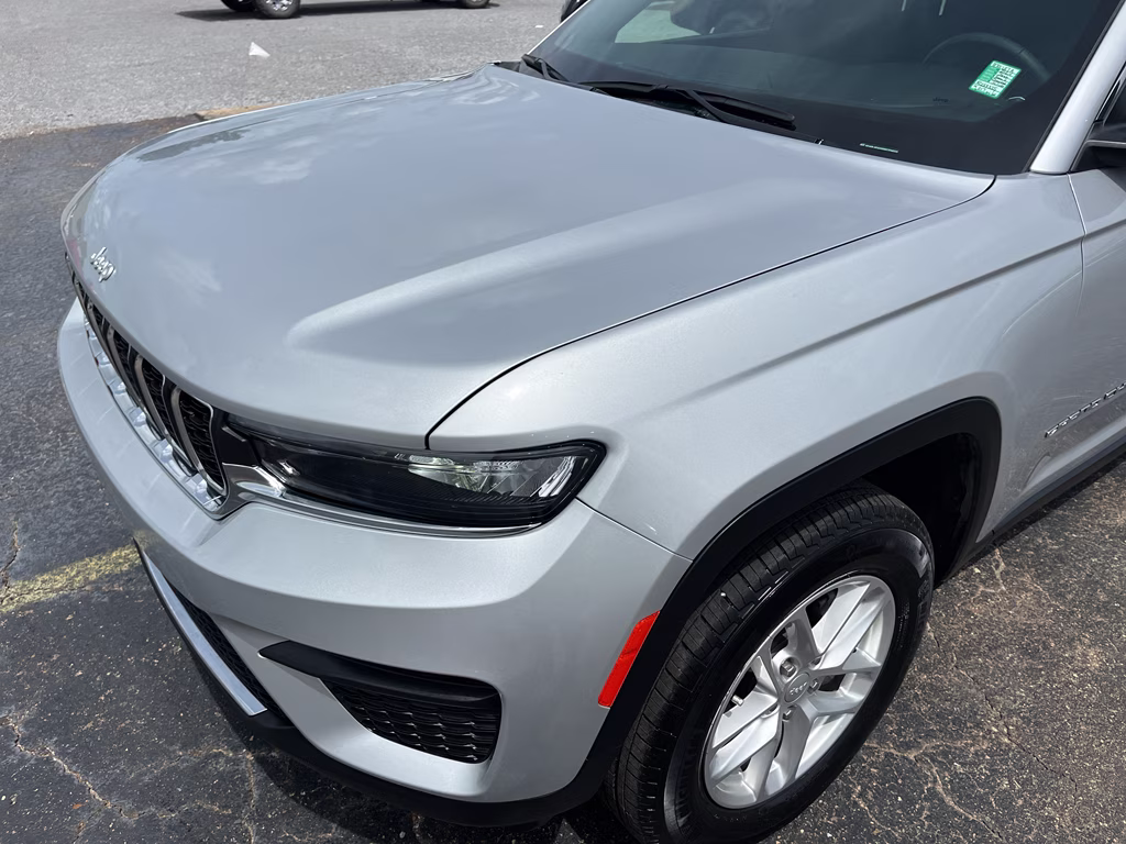 2024 Silver Zynith Jeep Grand Cherokee Laredo X RWD SUV