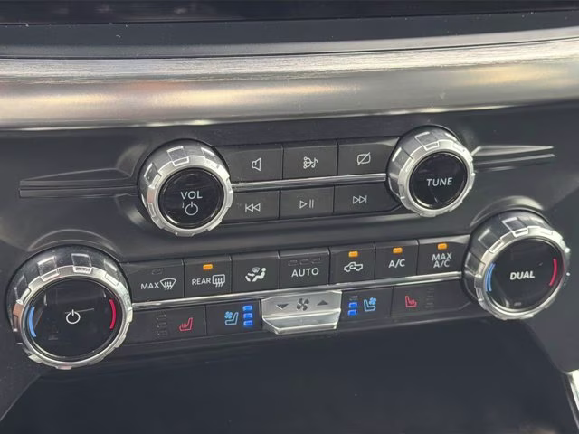 2022 Quartz Metallic Ford F-150 Lariat RWD Truck