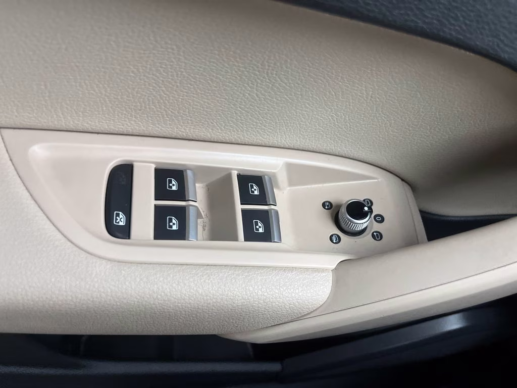 2018 Blue Metallic Audi Q5 2.0T Premium Plus AWD SUV