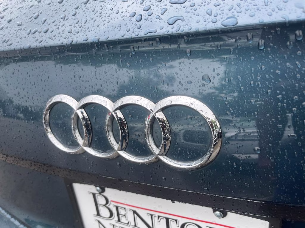 2018 Blue Metallic Audi Q5 2.0T Premium Plus AWD SUV