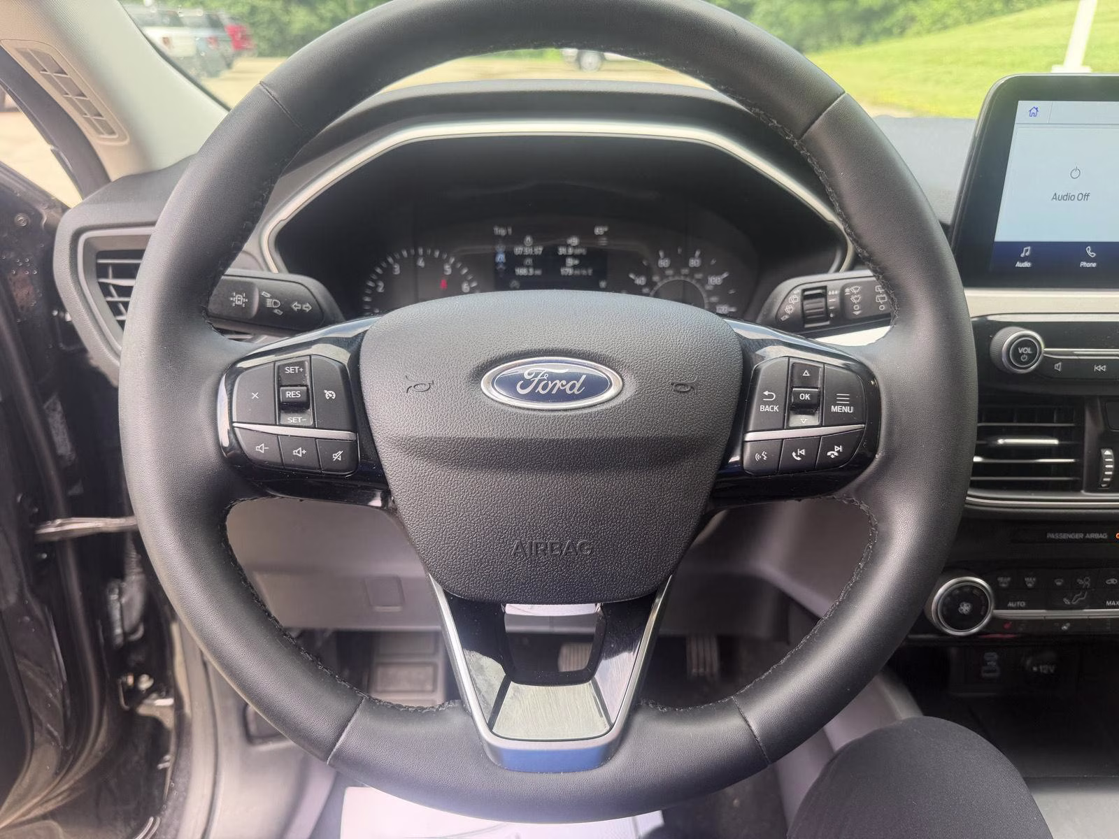 2022 Agate Black Ford Escape SE FWD SUV