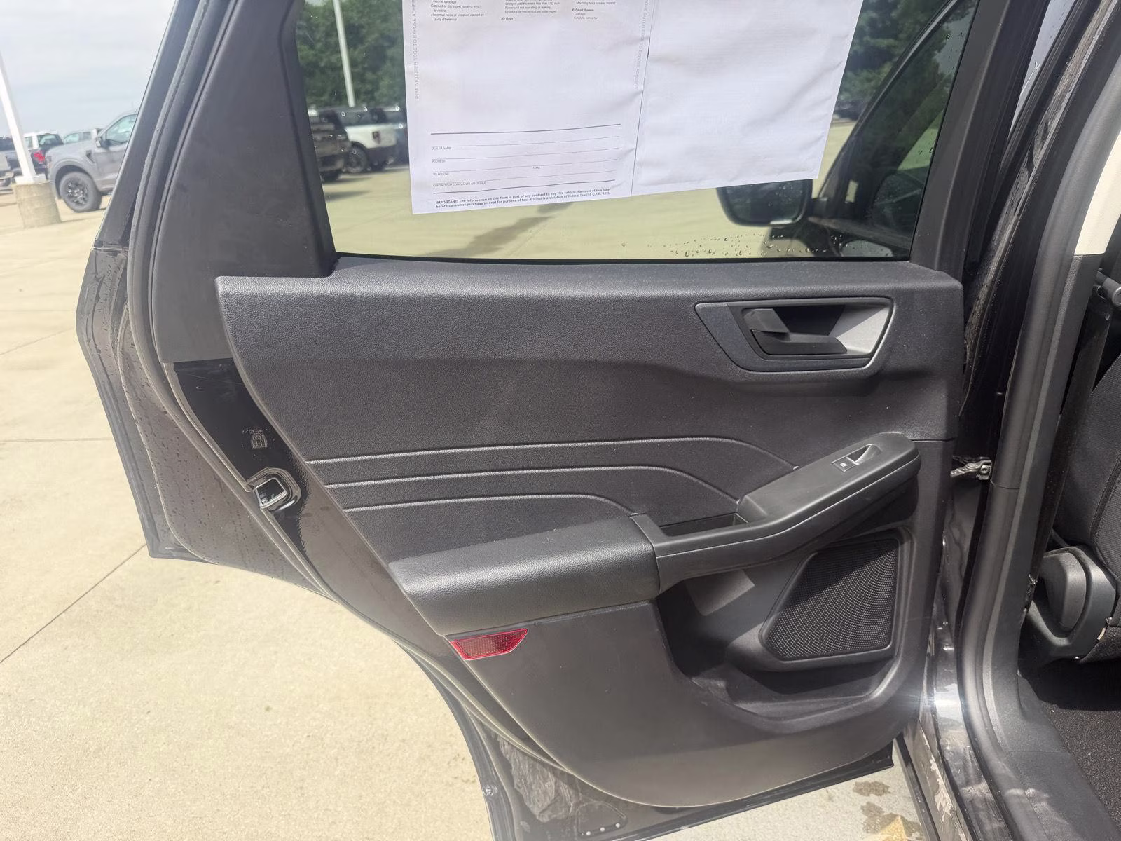 2022 Agate Black Ford Escape SE FWD SUV