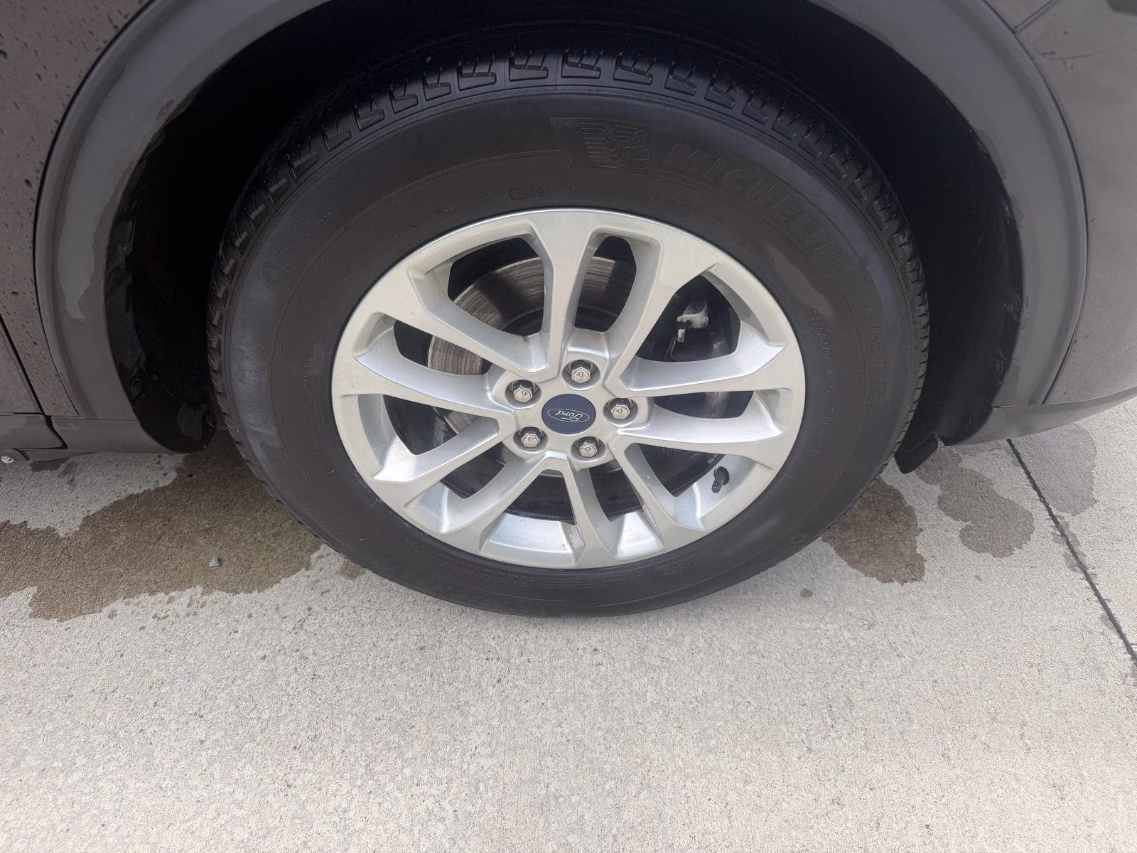 2022 Agate Black Ford Escape SE FWD SUV
