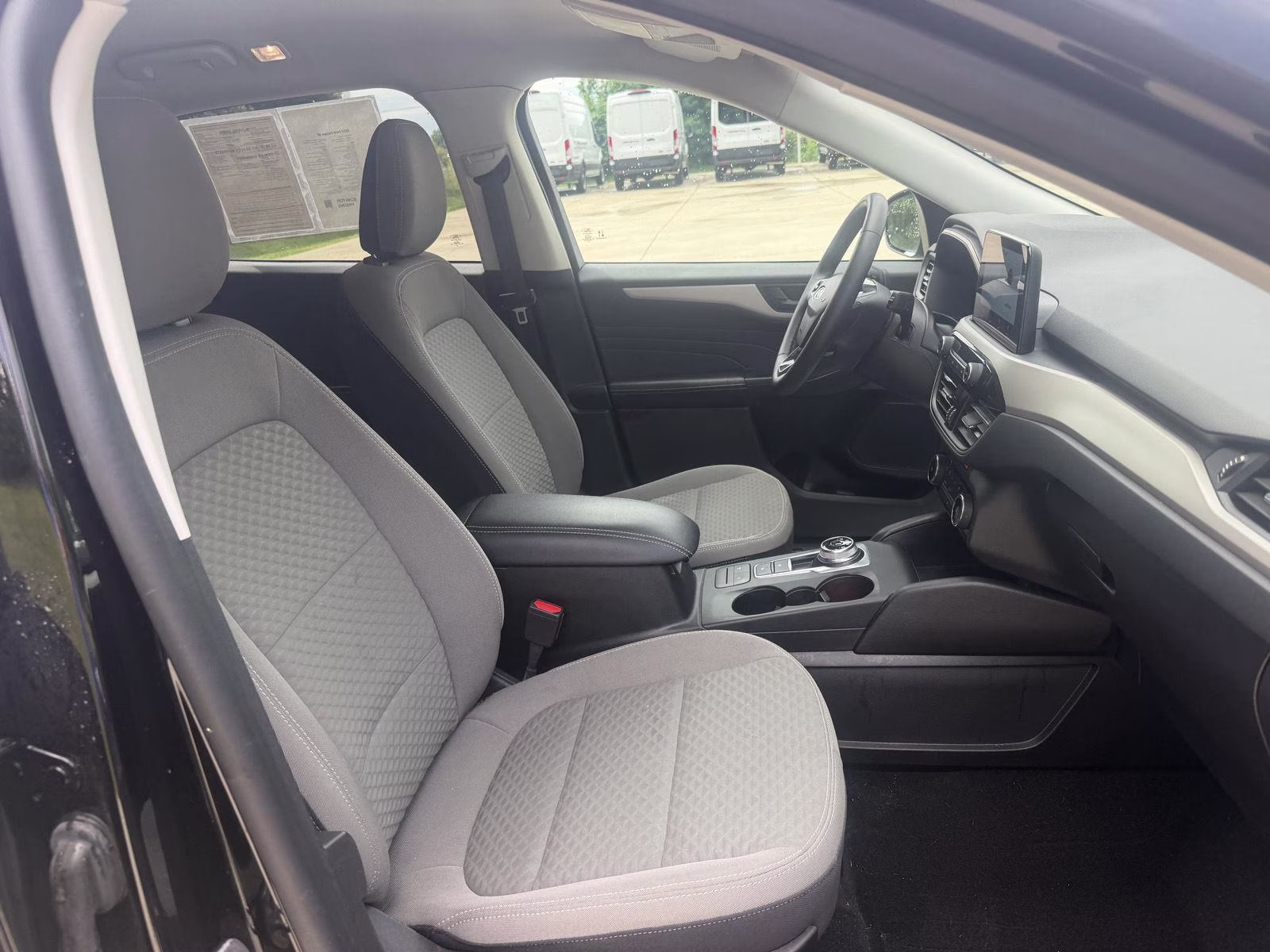 2022 Agate Black Ford Escape SE FWD SUV
