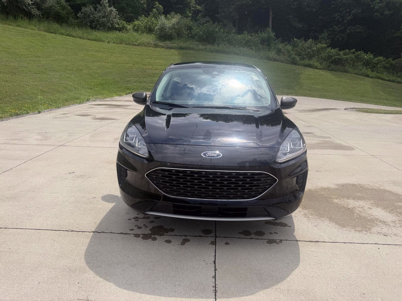 2022 Agate Black Ford Escape SE FWD SUV