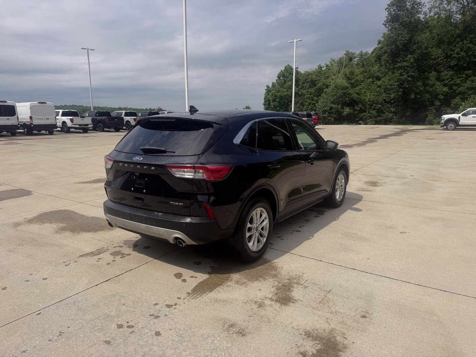 2022 Agate Black Ford Escape SE FWD SUV
