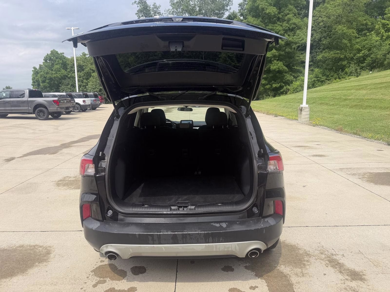 2022 Agate Black Ford Escape SE FWD SUV