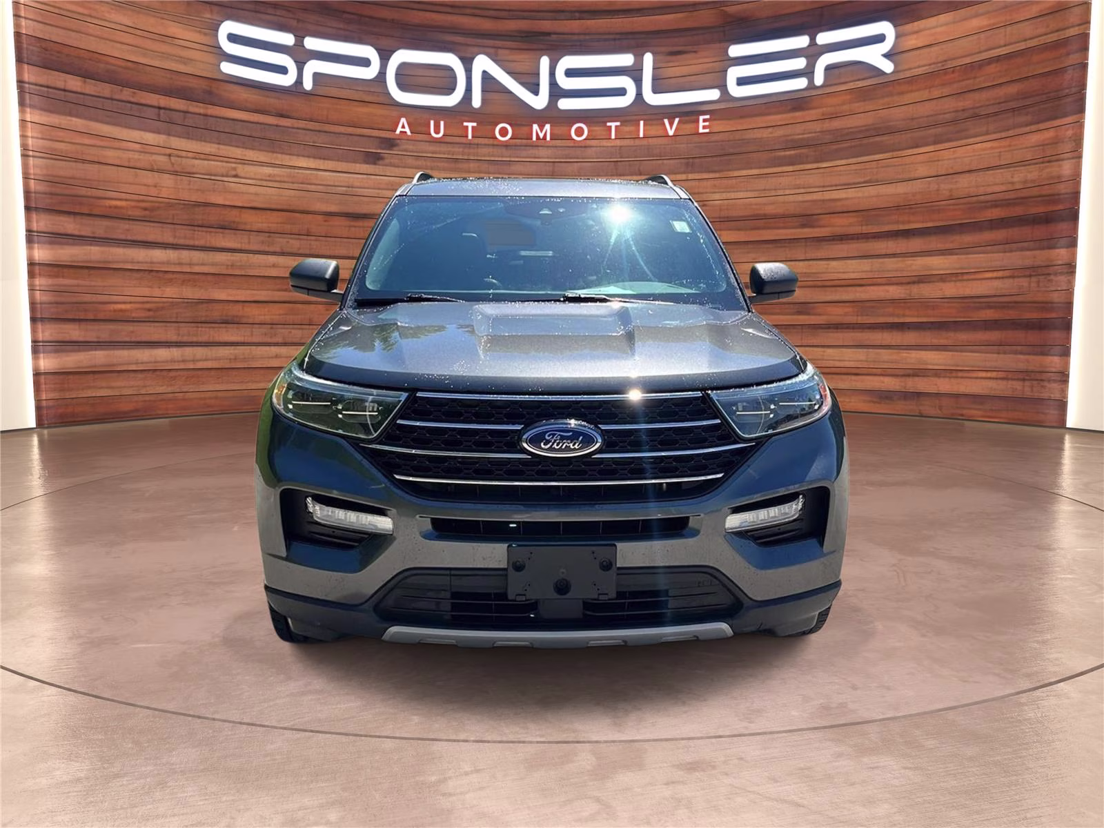 2020 Magnetic Ford Explorer XLT 4X4 SUV