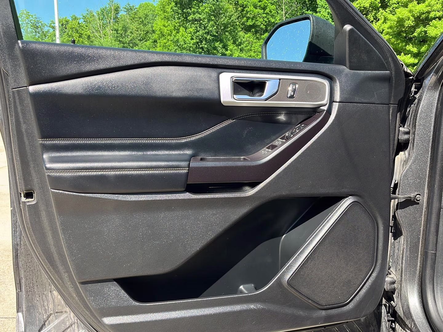 2020 Magnetic Ford Explorer XLT 4X4 SUV