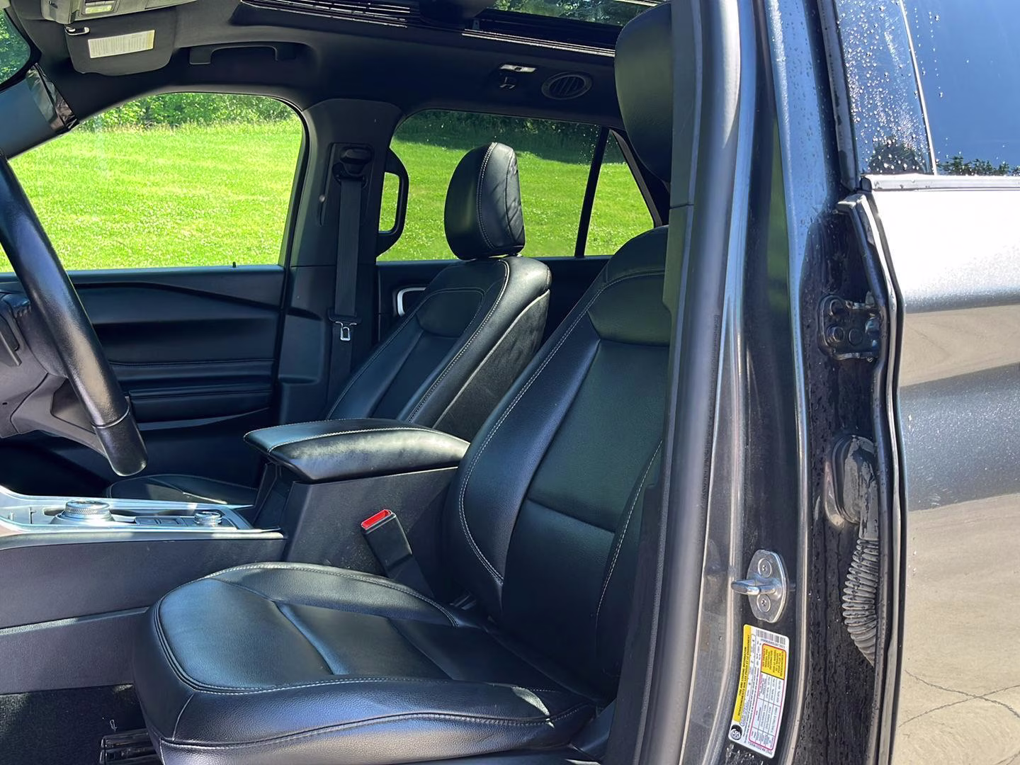 2020 Magnetic Ford Explorer XLT 4X4 SUV