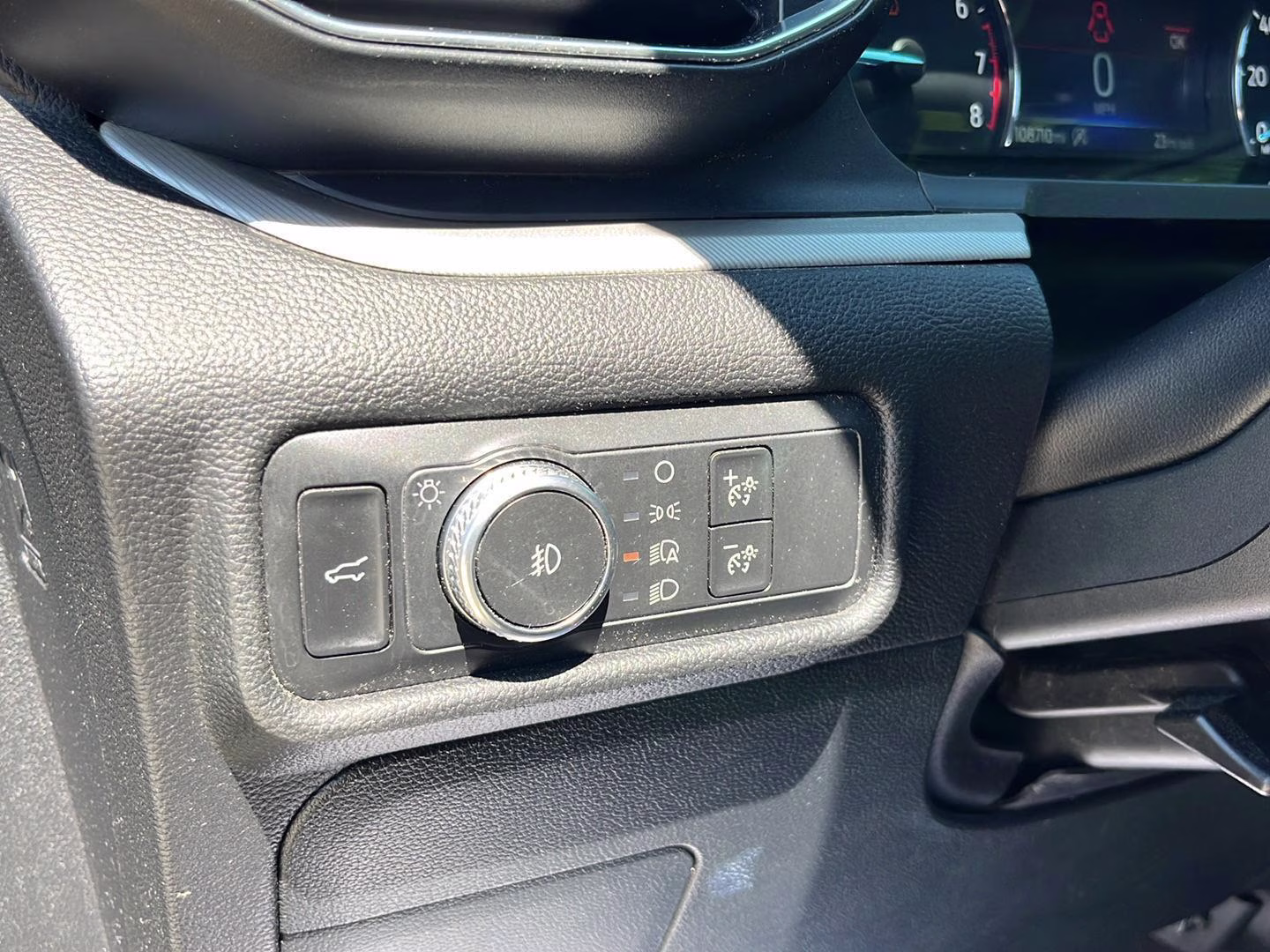 2020 Magnetic Ford Explorer XLT 4X4 SUV