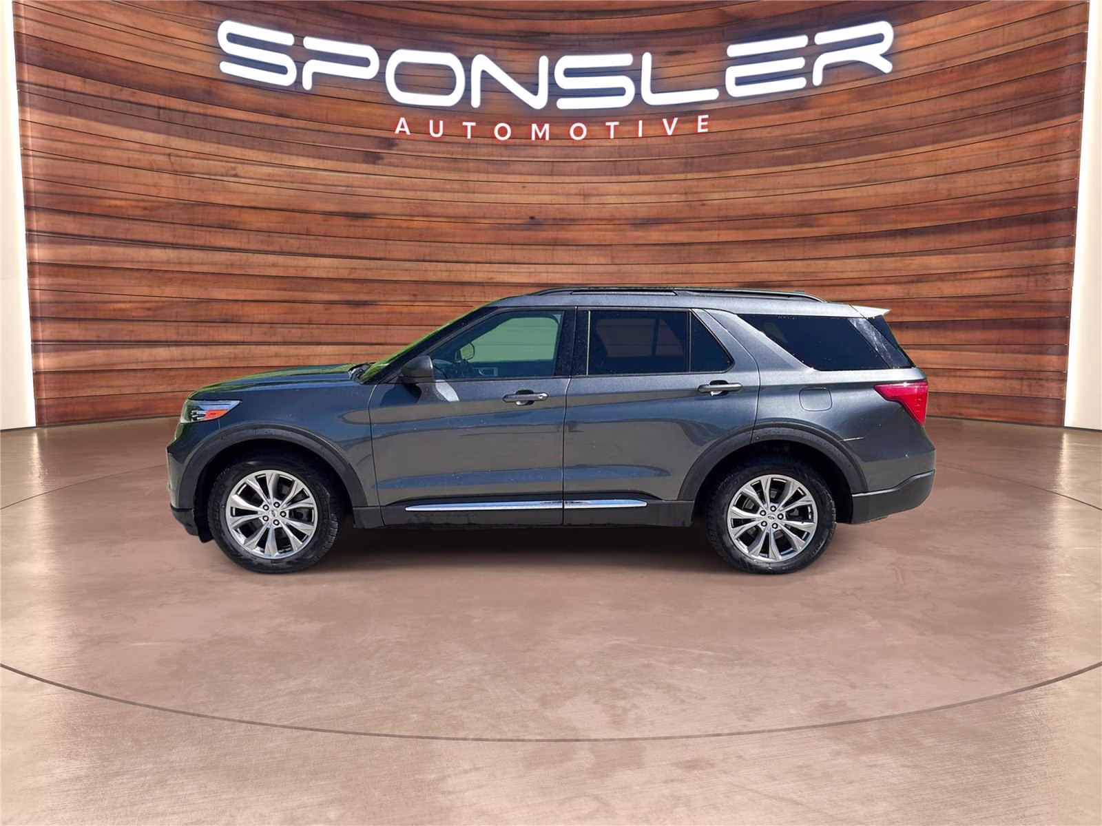 2020 Magnetic Ford Explorer XLT 4X4 SUV