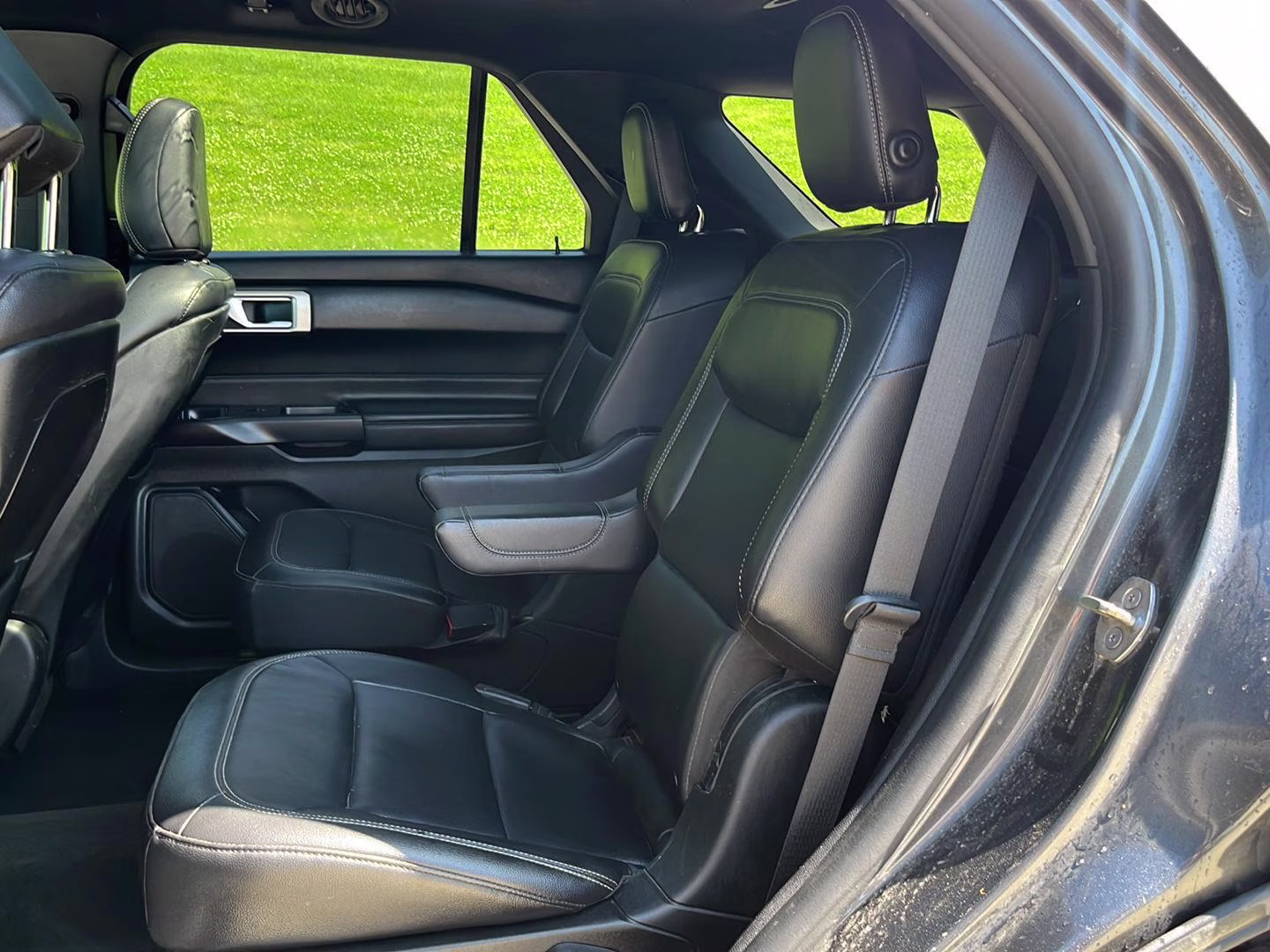 2020 Magnetic Ford Explorer XLT 4X4 SUV