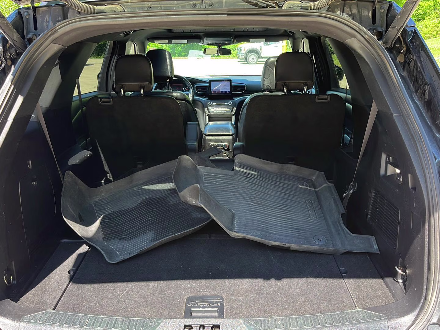 2020 Magnetic Ford Explorer XLT 4X4 SUV