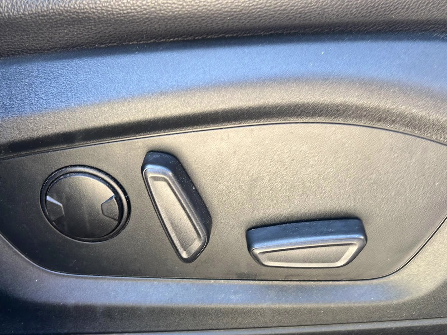 2020 Magnetic Ford Explorer XLT 4X4 SUV