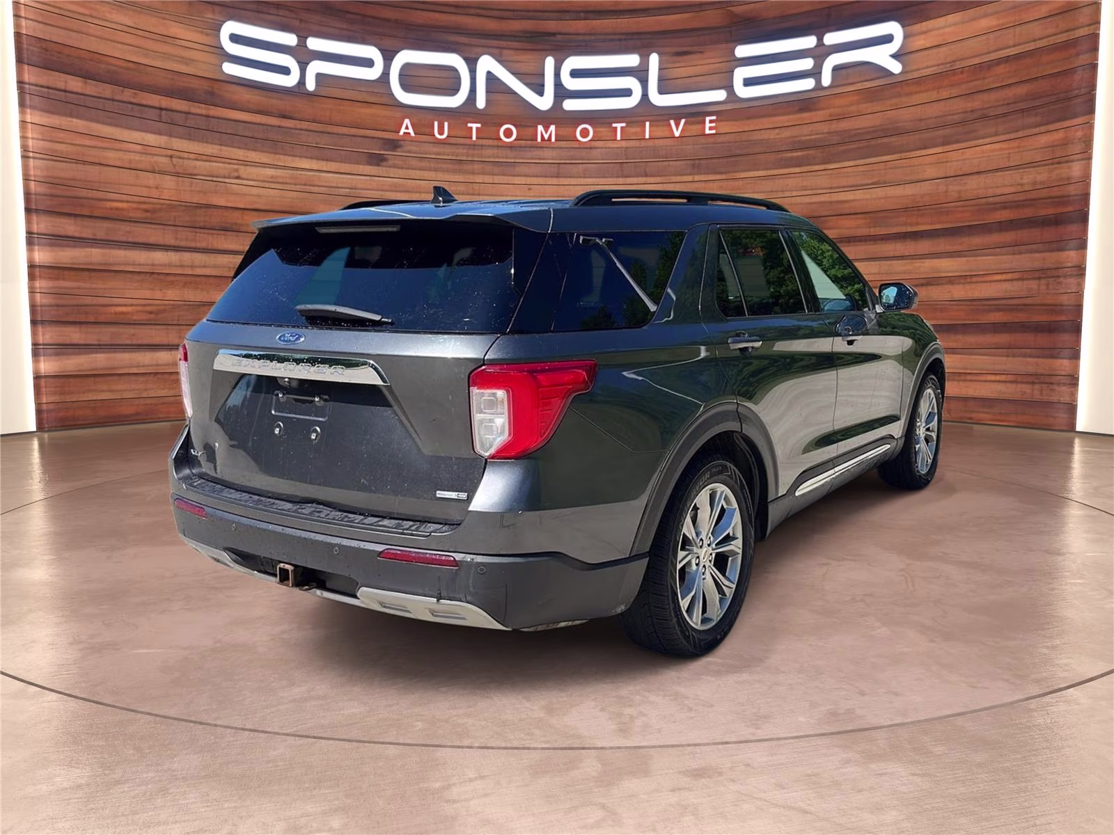 2020 Magnetic Ford Explorer XLT 4X4 SUV