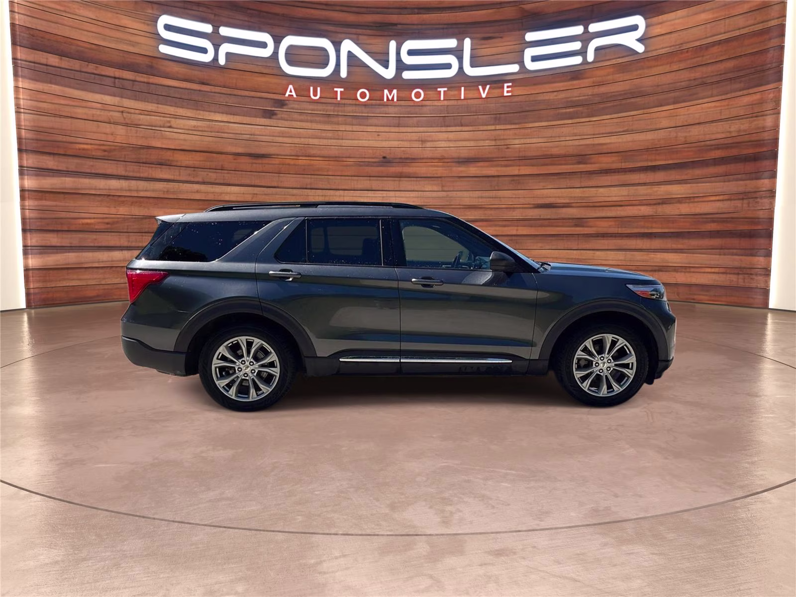 2020 Magnetic Ford Explorer XLT 4X4 SUV