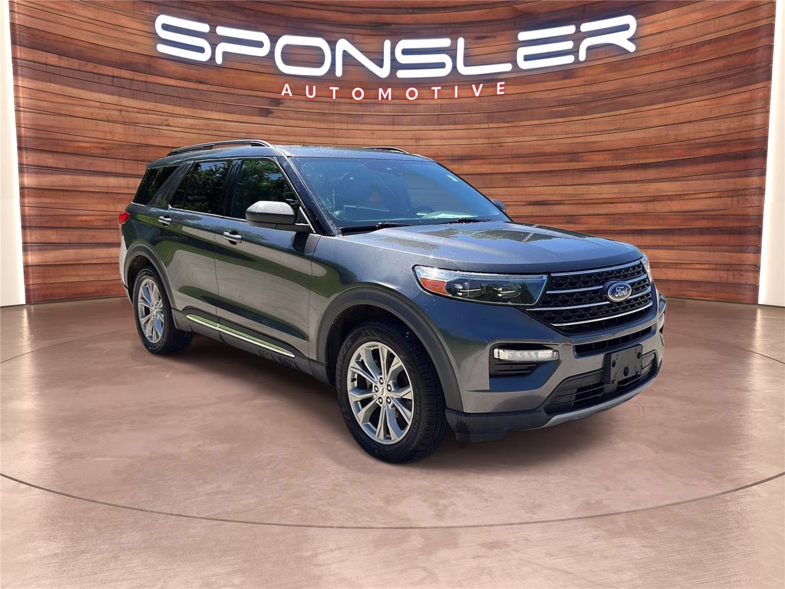 2020 Magnetic Ford Explorer XLT 4X4 SUV