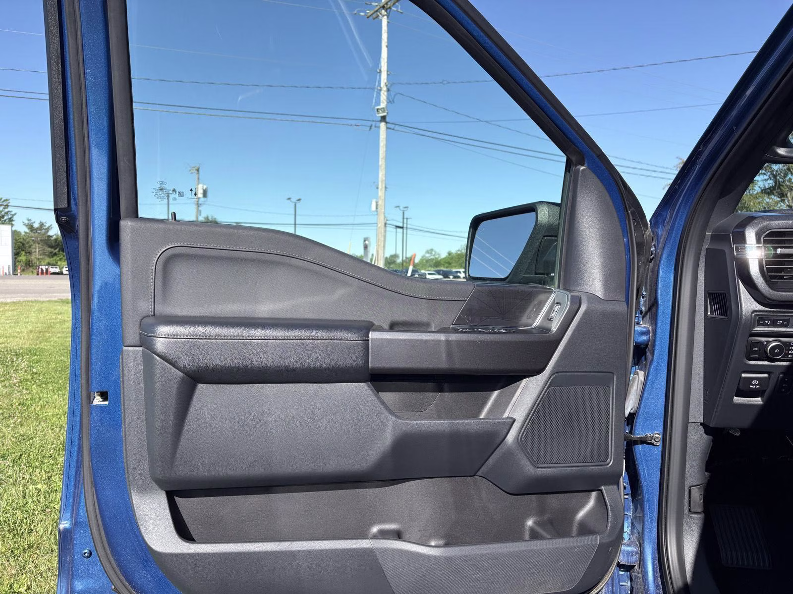 2023 Atlas Blue Ford F-150 XLT 4X4 Truck