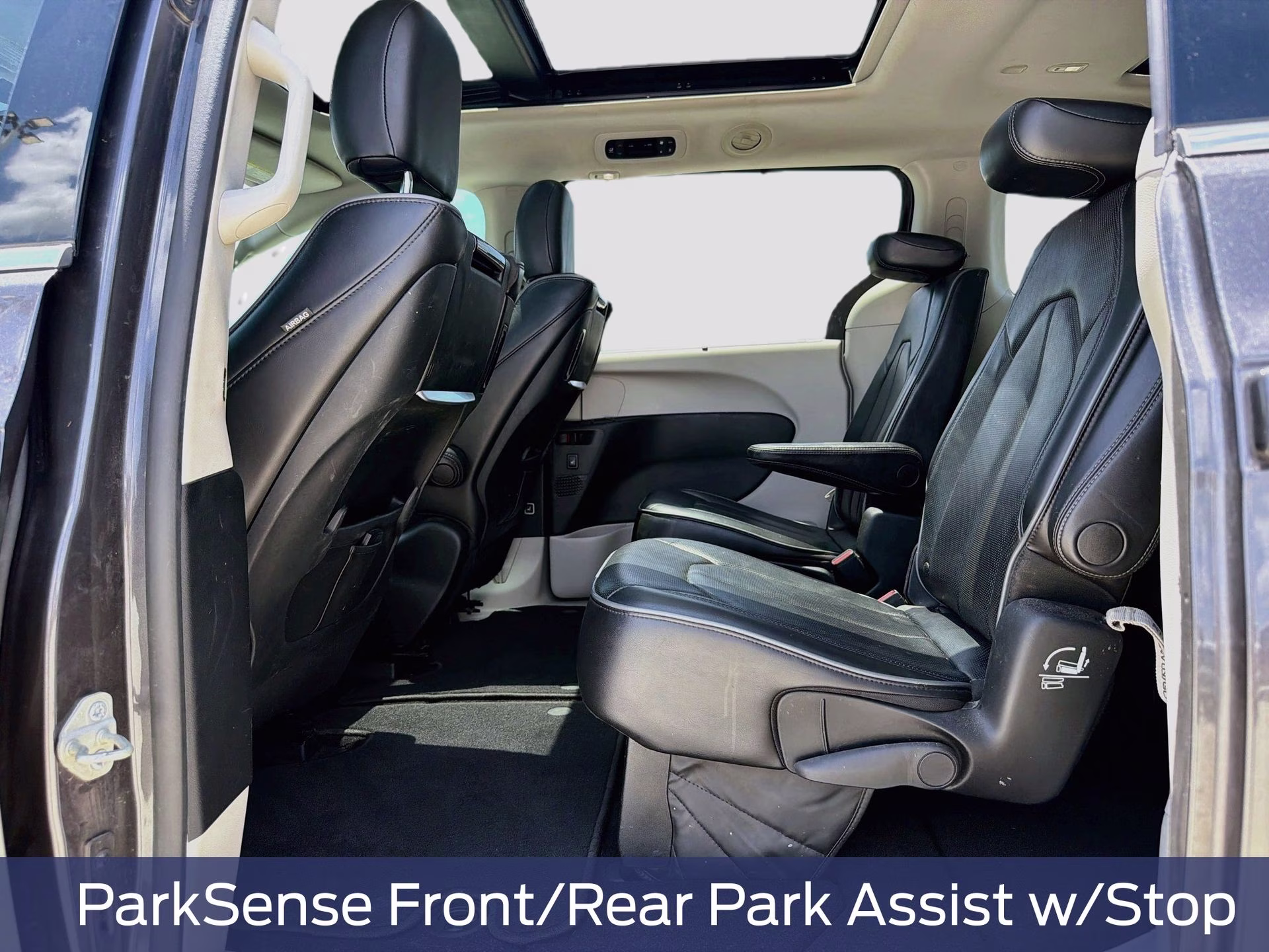 2018 Granite Crystal Metallic Clearcoat Chrysler Pacifica Limited FWD Van