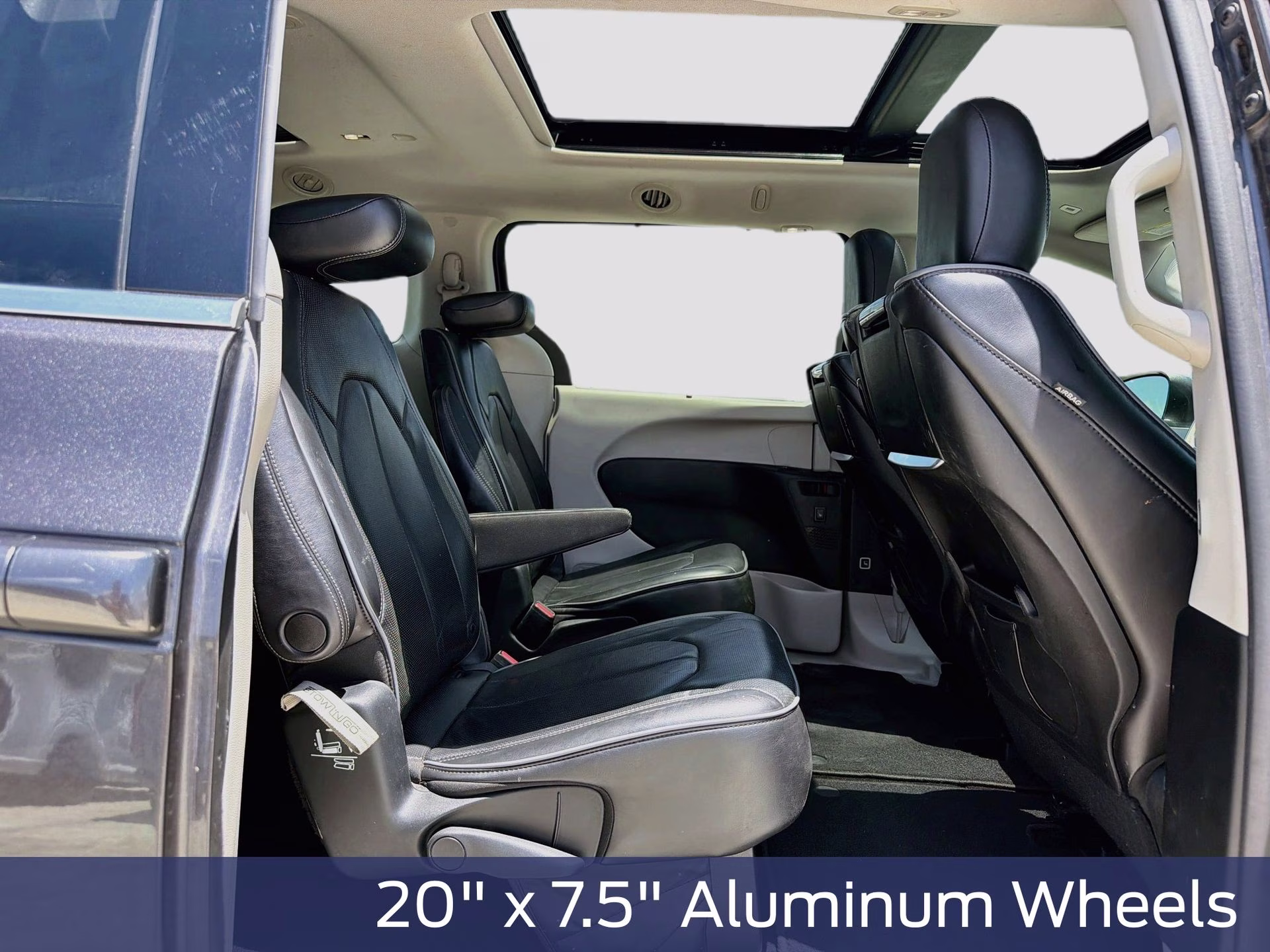 2018 Granite Crystal Metallic Clearcoat Chrysler Pacifica Limited FWD Van