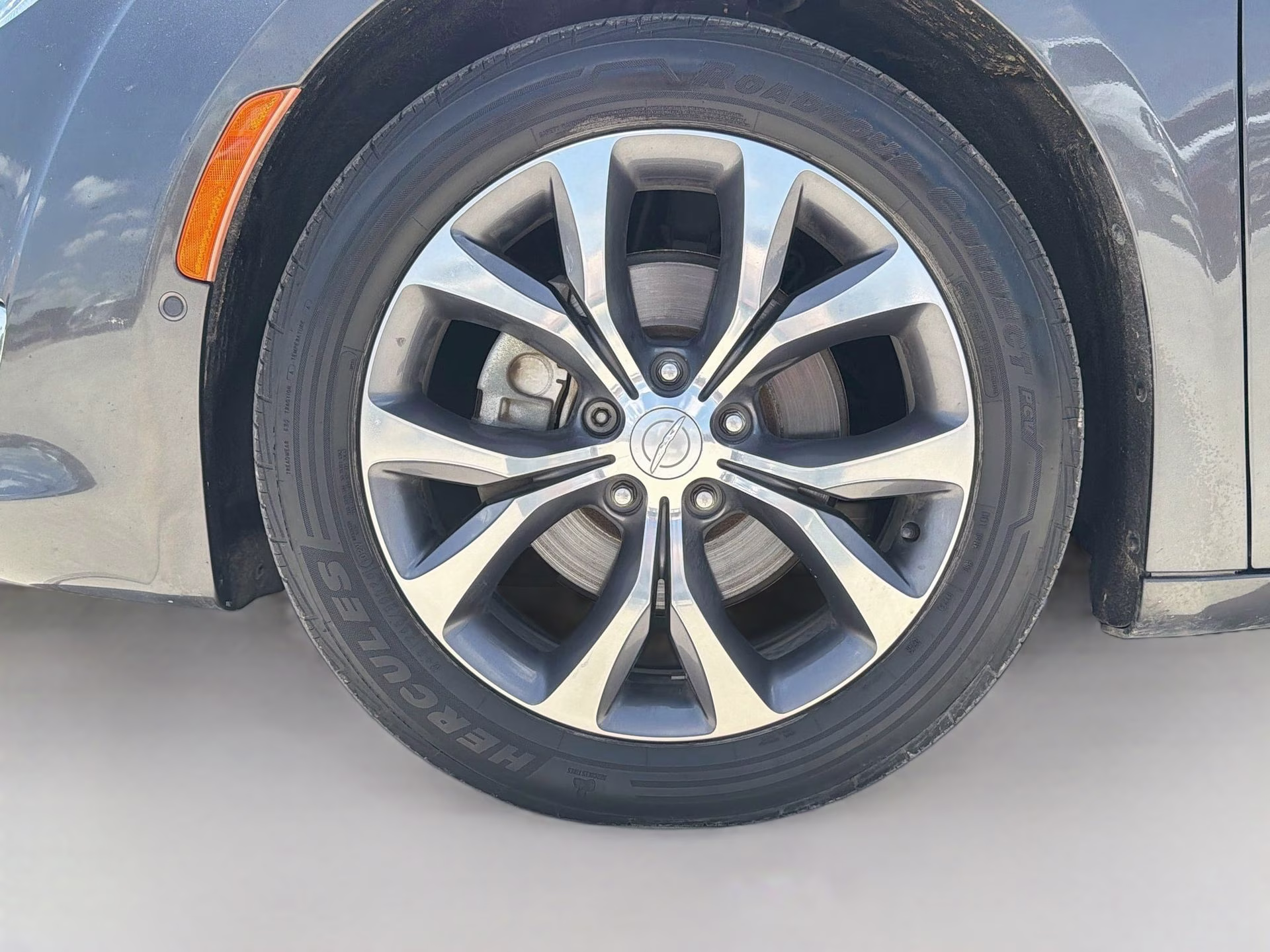2018 Granite Crystal Metallic Clearcoat Chrysler Pacifica Limited FWD Van