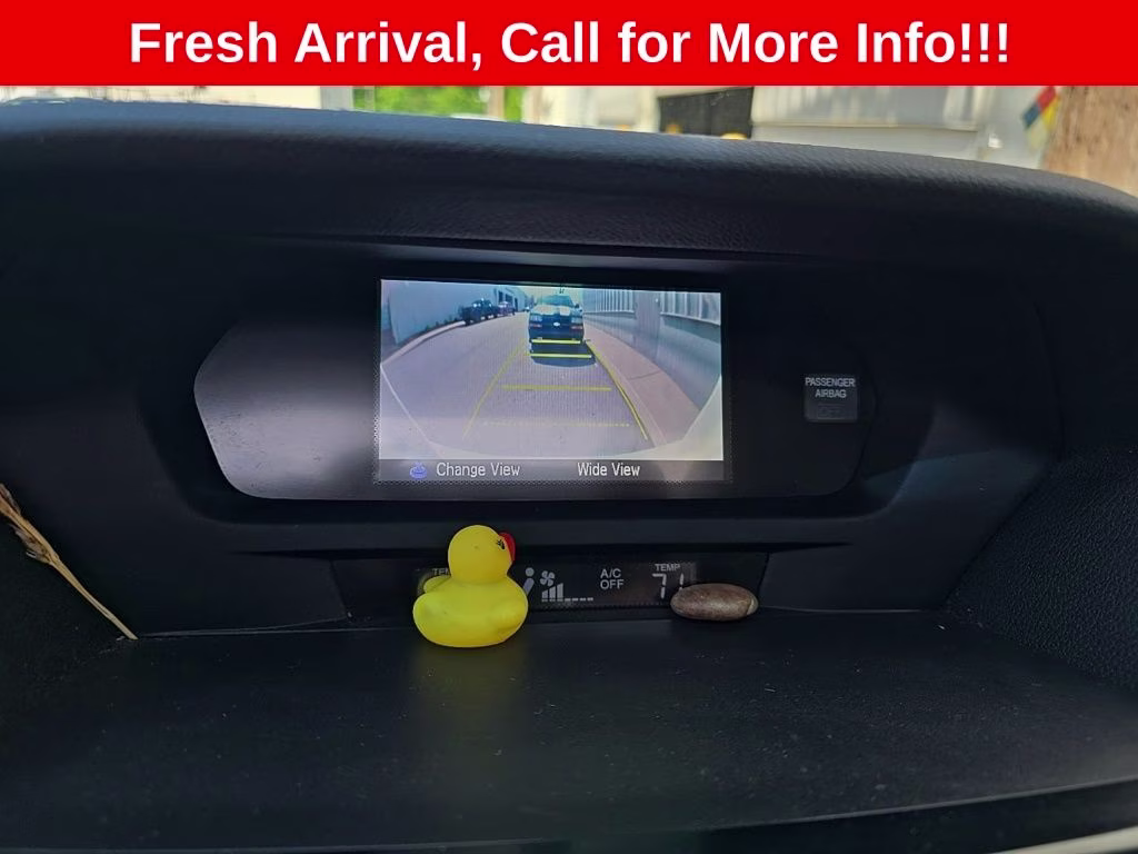 2013 Bellanova White Pearl Acura ILX 2.0L FWD Sedan