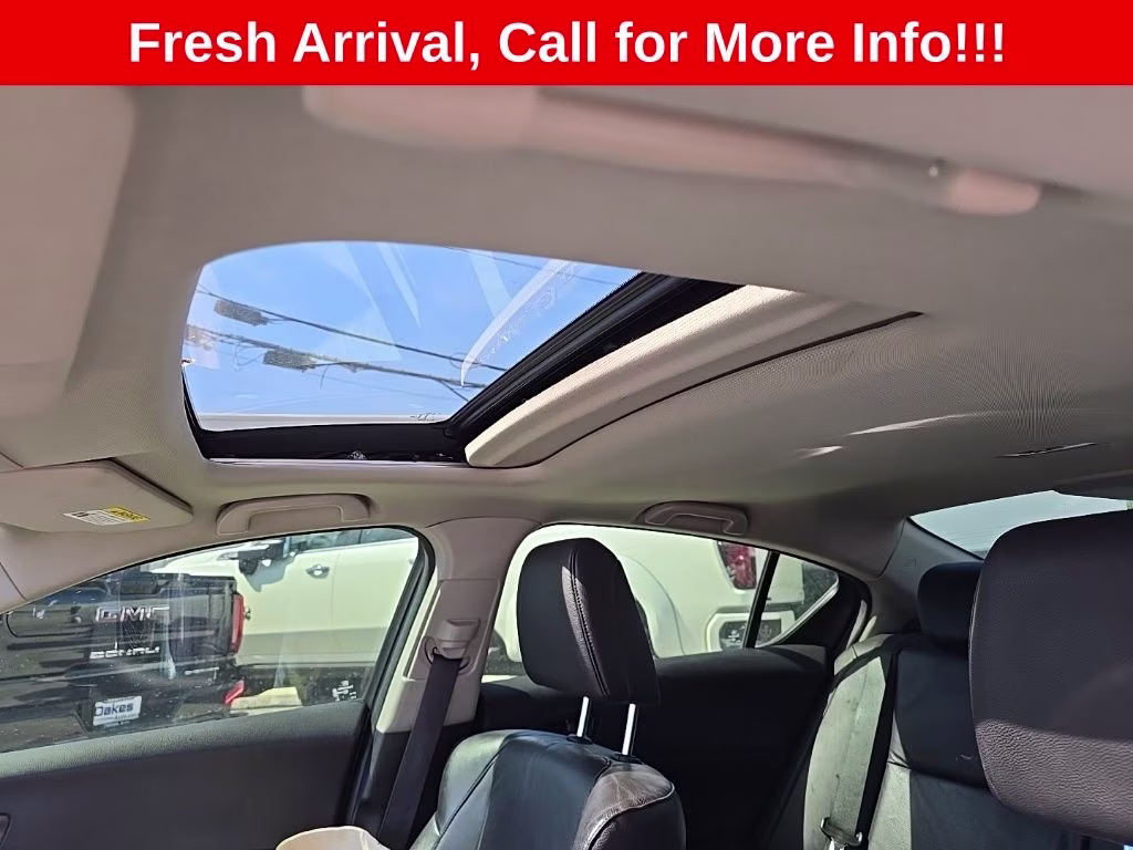 2013 Bellanova White Pearl Acura ILX 2.0L FWD Sedan