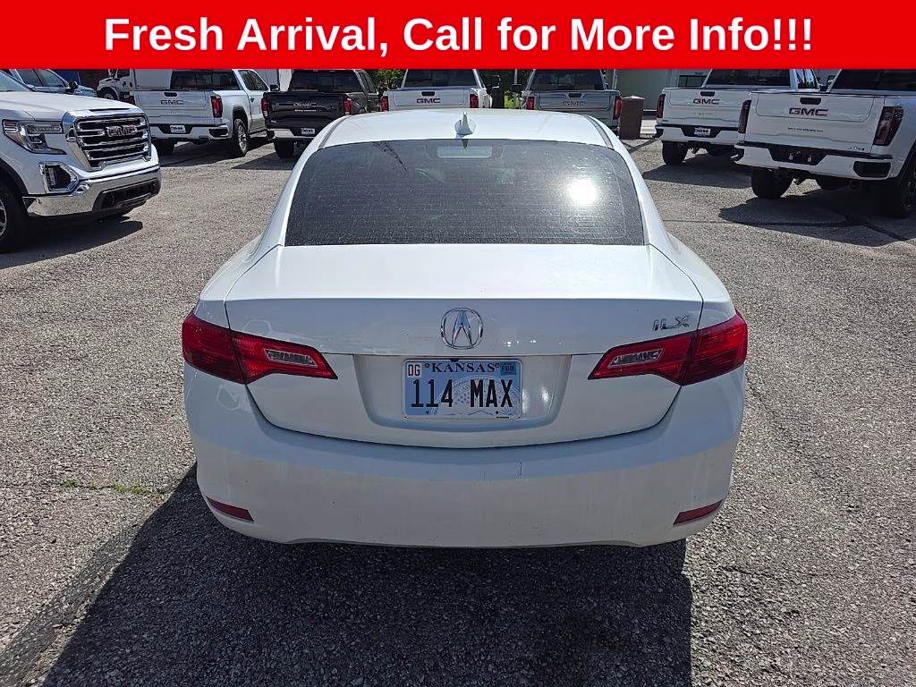 2013 Bellanova White Pearl Acura ILX 2.0L FWD Sedan