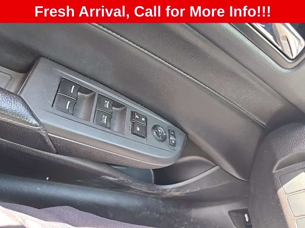 2013 Bellanova White Pearl Acura ILX 2.0L FWD Sedan