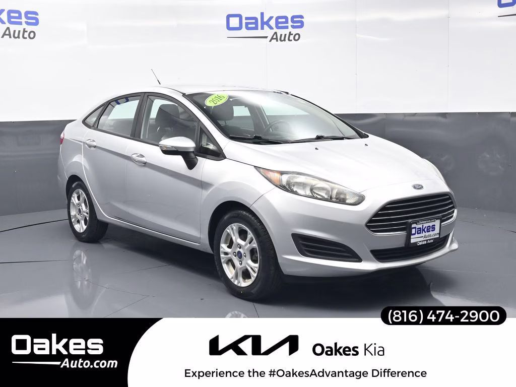 2016 Ford Fiesta SE Sedan's photo