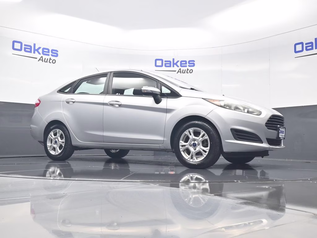 2016 Ingot Silver Ford Fiesta SE FWD Sedan