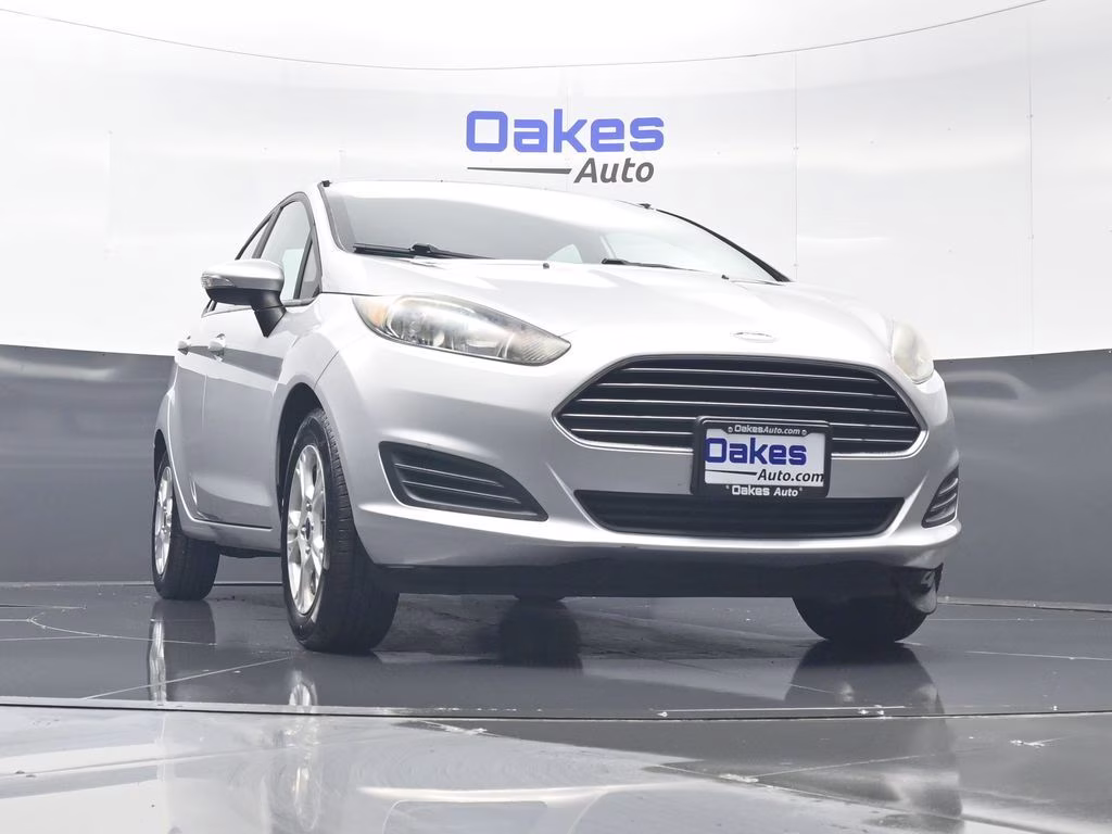2016 Ingot Silver Ford Fiesta SE FWD Sedan