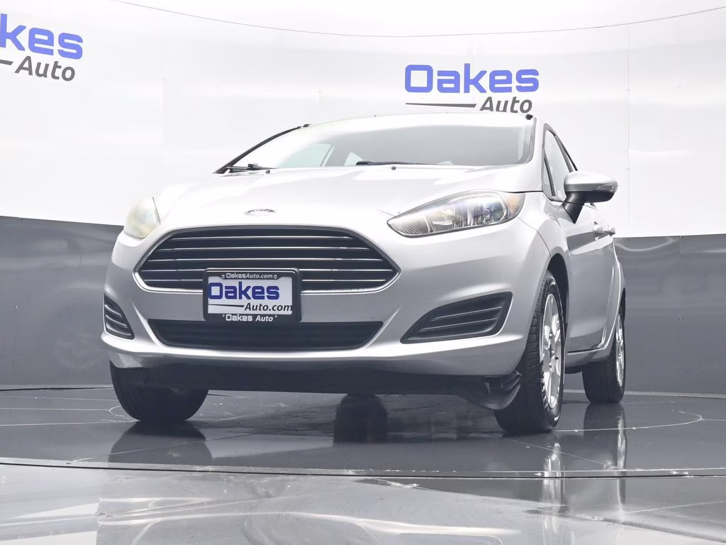 2016 Ingot Silver Ford Fiesta SE FWD Sedan