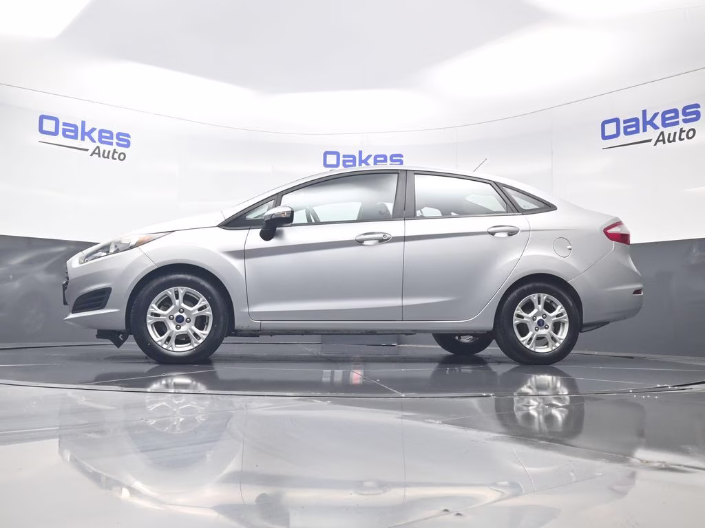 2016 Ingot Silver Ford Fiesta SE FWD Sedan