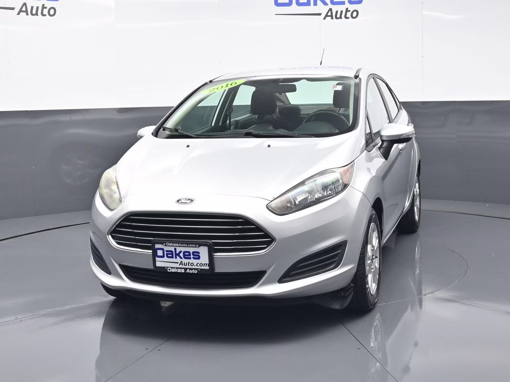 2016 Ingot Silver Ford Fiesta SE FWD Sedan