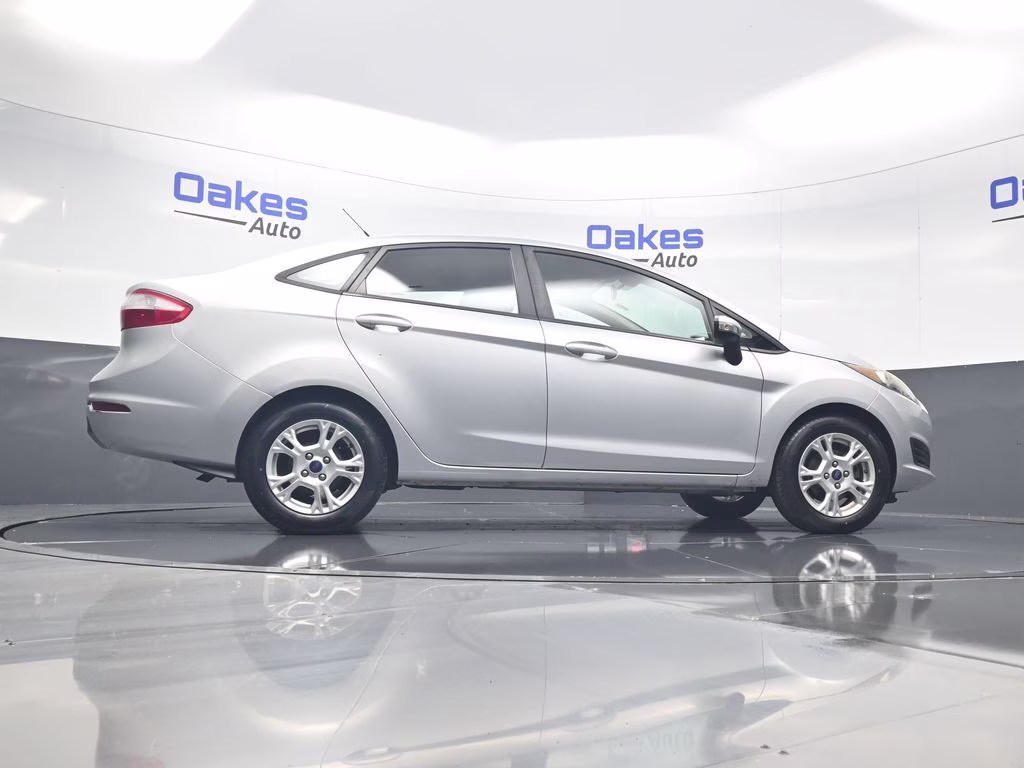 2016 Ingot Silver Ford Fiesta SE FWD Sedan