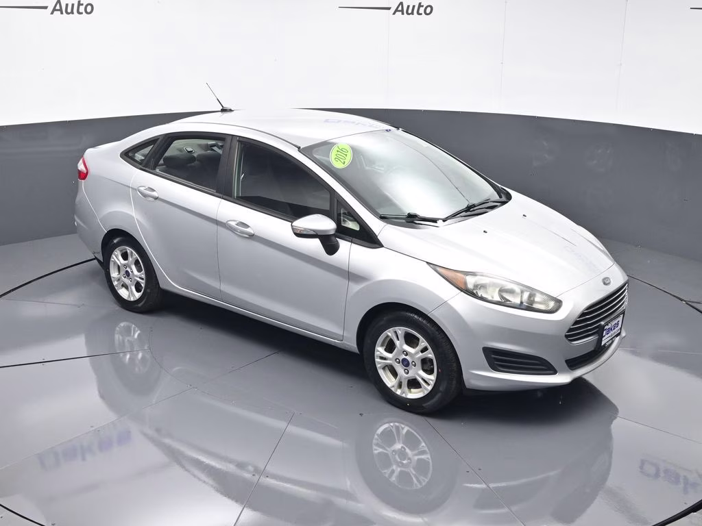 2016 Ingot Silver Ford Fiesta SE FWD Sedan