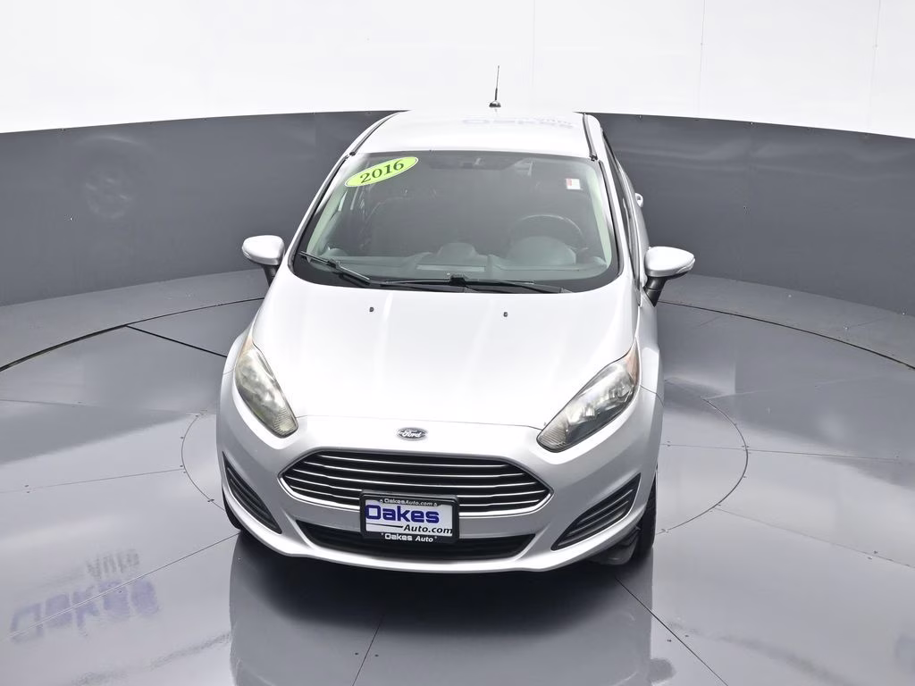 2016 Ingot Silver Ford Fiesta SE FWD Sedan