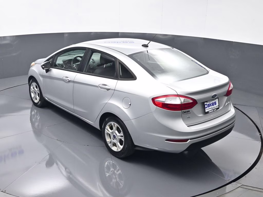 2016 Ingot Silver Ford Fiesta SE FWD Sedan
