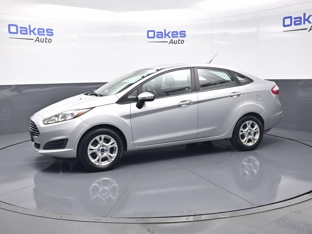 2016 Ingot Silver Ford Fiesta SE FWD Sedan