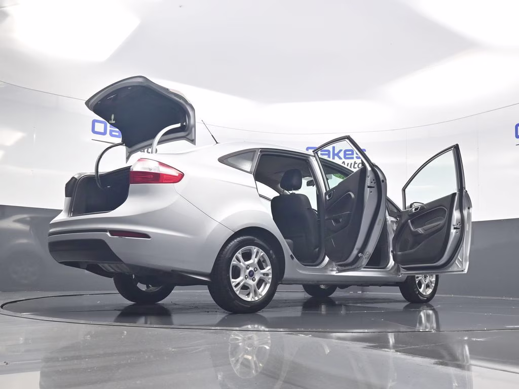 2016 Ingot Silver Ford Fiesta SE FWD Sedan