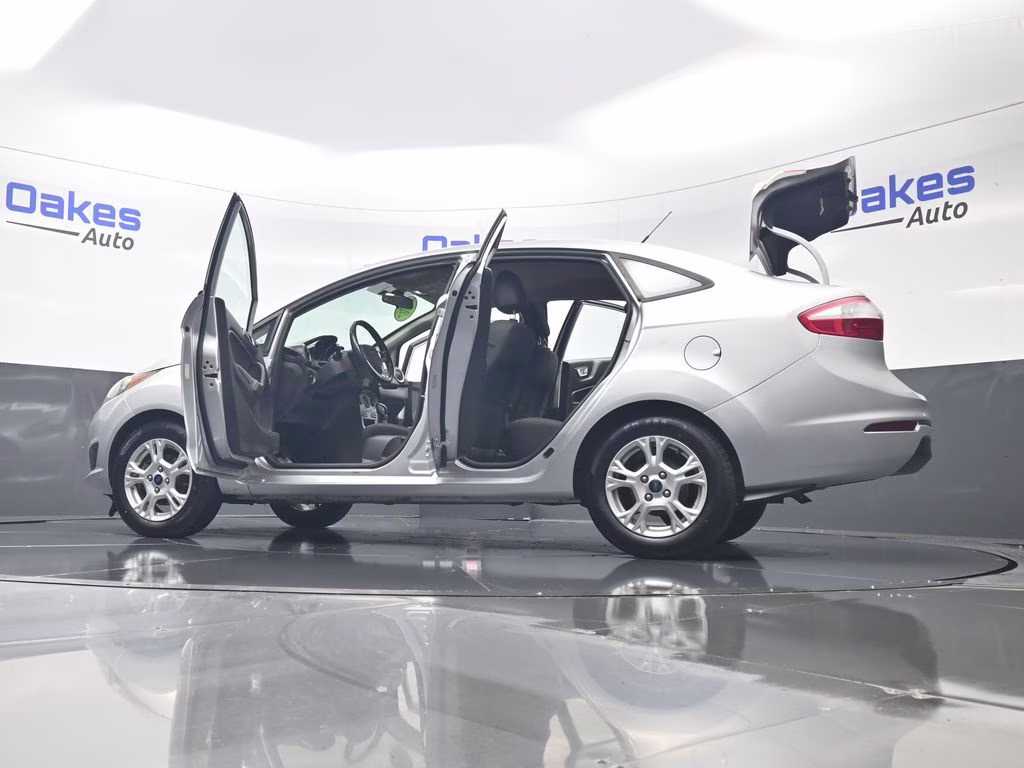2016 Ingot Silver Ford Fiesta SE FWD Sedan