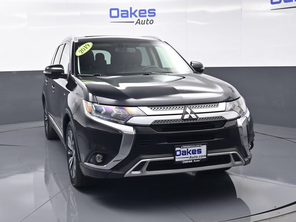 2019 Labrador Black Metallic Mitsubishi Outlander GT 4X4 SUV