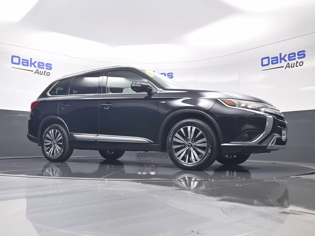 2019 Labrador Black Metallic Mitsubishi Outlander GT 4X4 SUV