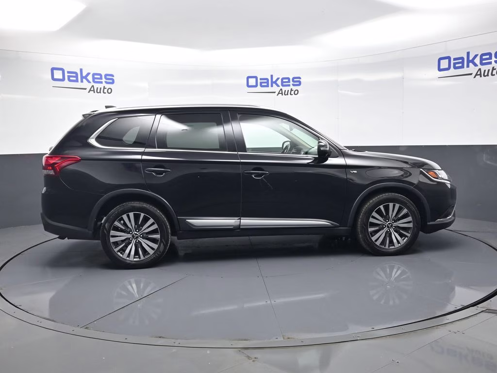 2019 Labrador Black Metallic Mitsubishi Outlander GT 4X4 SUV